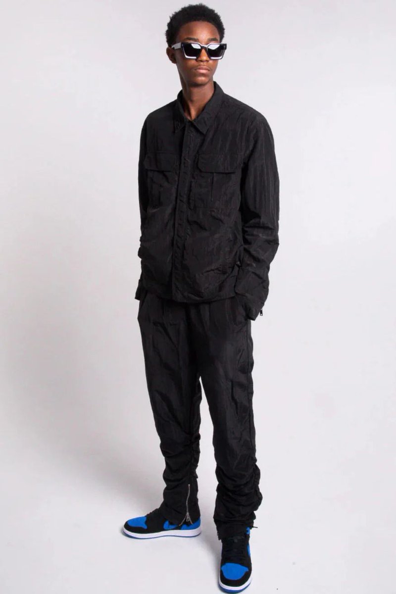 Clean fit. Clean energy.
This technical set blends form &amp; function - nylon outer, cotton-lined comfort, signature minimalist Theta detailing.
Full set or mix &amp; match. Your call.
#ThetaForever #MensStyle #ElevatedEssentials