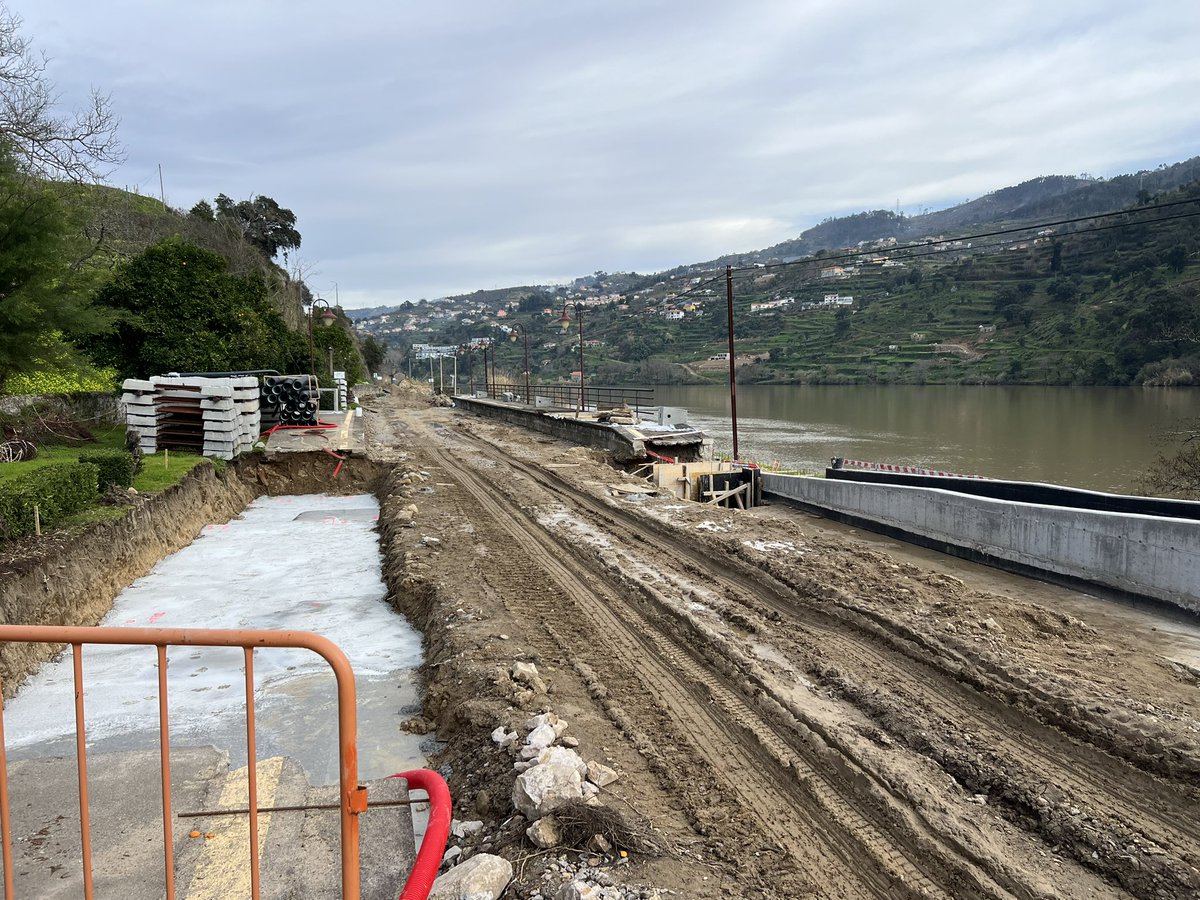 Estação de Aregos. Faltam 33 dias para o dia 2 de abril.