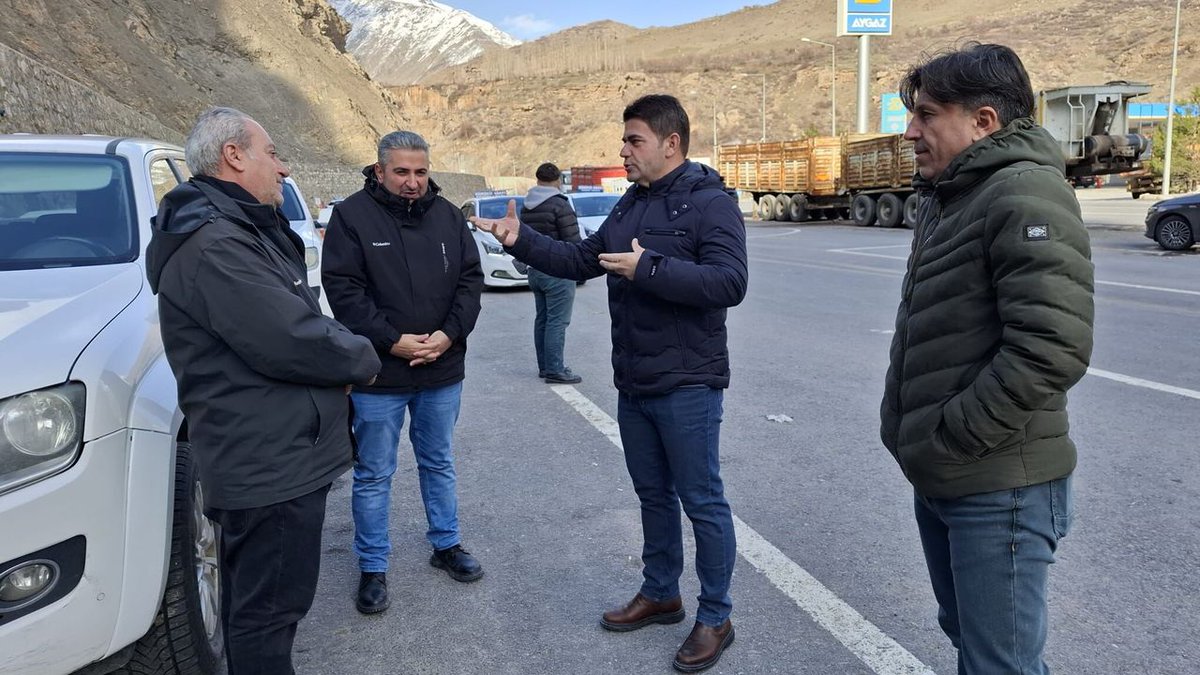 il_sesi's tweet photo. Müdür Yılmaz direksiyon sınav alanında incelemelerde bulundu https://t.co/CEnUUmjx8Z #MüdürYılmaz #DireksiyonSınavı #MTSK #SınavGüvenliği #Eğitim https://t.co/x9GOZckbsV