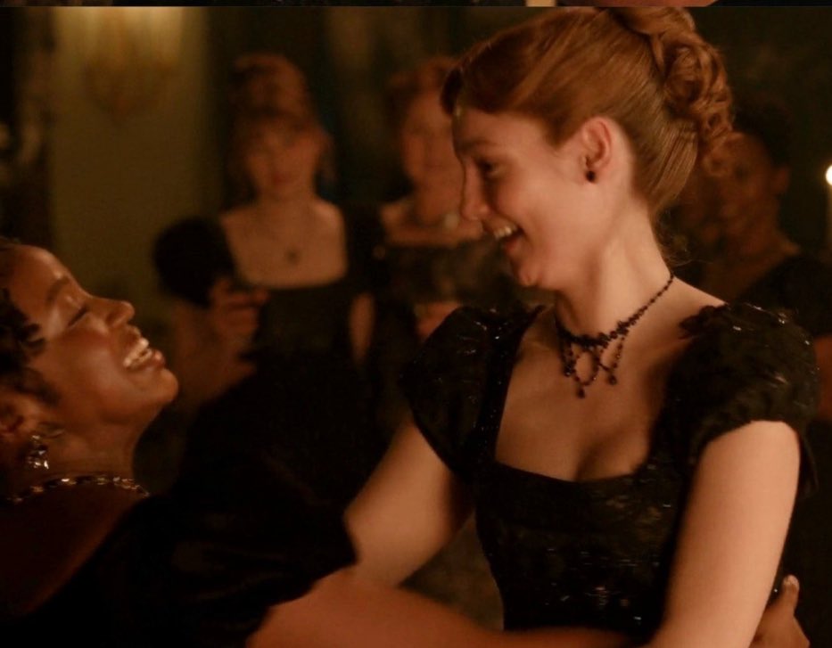 the season started with Francesca running away from Michaela cause she was confused about her feelings for her and ended with Francesca begging Michaela to stay by her side, but this time Michaela was the one running away from her WHAT A GOOD DAY TO END IT ALL