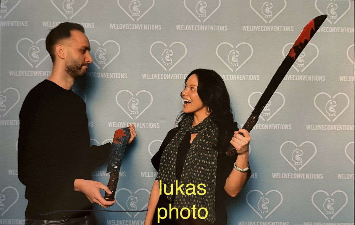 Do y‘all think Melissa enjoys to have a machete? 🤔