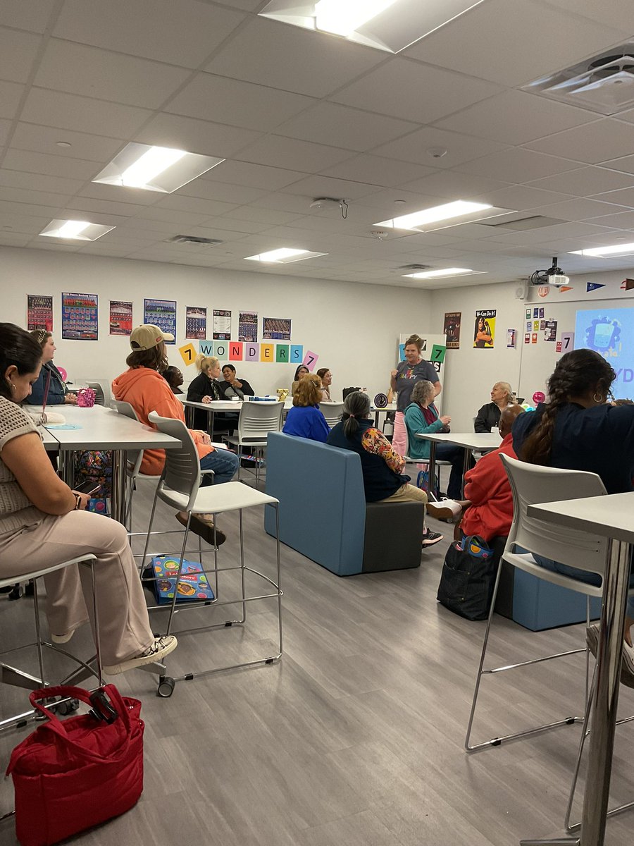 RichardsonEduc2's tweet photo. Learning, laughter, connections, good food, and prizes! 🎉 The RESSA Para Conference was full of appreciation and inspiration today. 💙 #RESSA #RISDDreamBig #SupportStaff https://t.co/9wGbpRLfy9