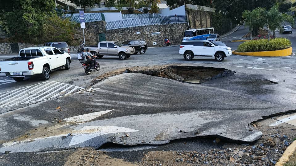 ServiciosElHatillo tweet media