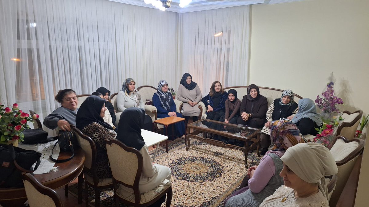 Ramazan akşamının huzurunda; Genel Merkez Kadın Kolları MKYK üyemiz ve Bölge Koordinatörümüz Havva Sabuncuoğlu ile İl Kadın Kolları Başkanımız Nurgül San’ın katılımlarıyla Soğukpınar Mahallesi’nde hemşehrilerimizle bir araya geldik.