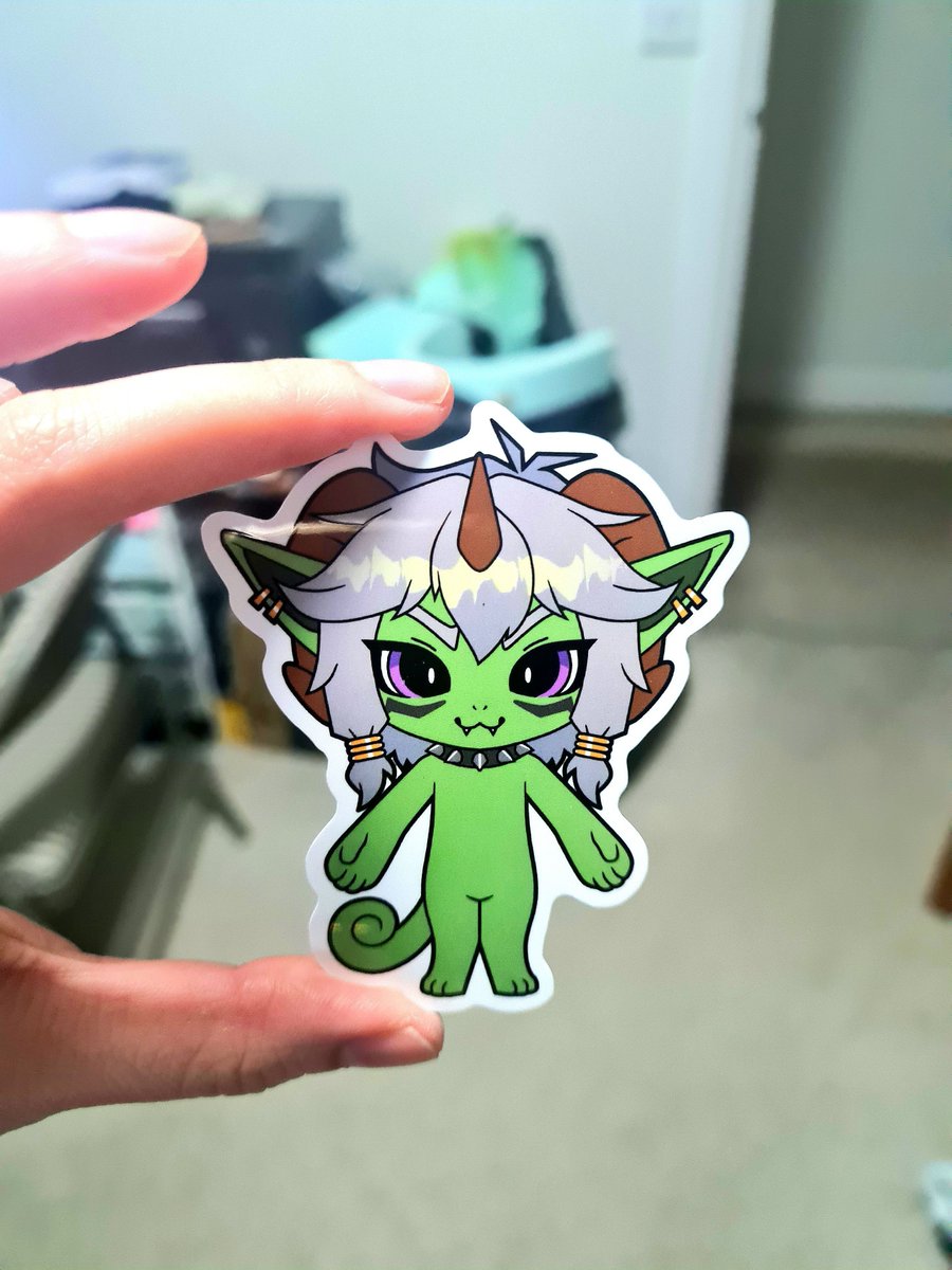 DragonSDsgn's tweet photo. Some adorable little custom stickers that were made as a test batch! 

#furrymerch #furry #furrystickers #kemono #furryart https://t.co/6xdhZR1N1E