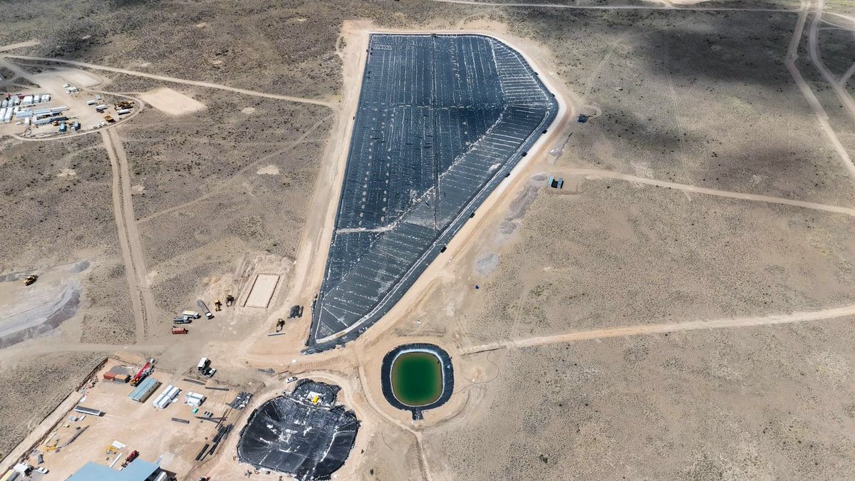 WeretilneckOK's tweet photo. RÍO NEGRO, TIERRA DE INVERSIONES

La semana próxima vamos a estar en Toronto, Canadá, en la @the_PDAC, la convención minera más importante del mundo, con más de 30.000 asistentes de 130 países.

Vamos a presentar el potencial minero rionegrino: 51 proyectos en marcha, la primera exportación de oro en puerta y proyectos de uranio con inversiones confirmadas para su etapa de factibilidad.

Río Negro es una provincia ordenada, previsible y con rumbo. Por eso nos eligen para invertir en energía, producción y minería. Vamos a buscar más desarrollo y más trabajo para los rionegrinos.