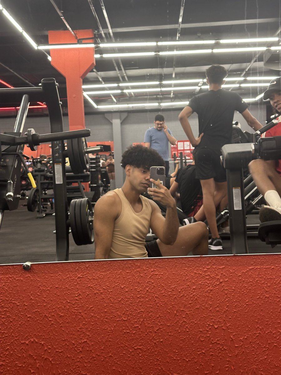 voz_so's tweet photo. 💪🏾🥵 https://t.co/0mxMtgWTn5