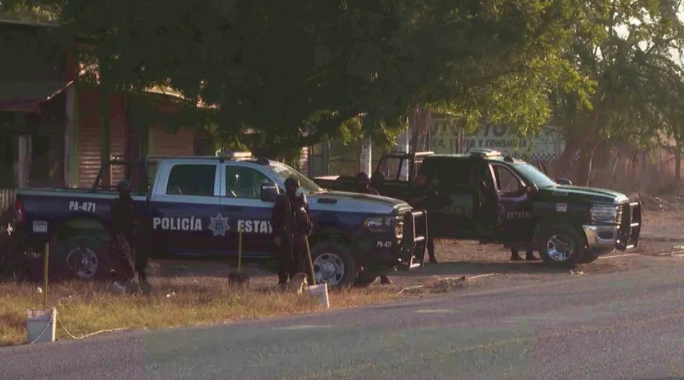 Abaten a Uno de los Reos Fugados del Reclusorio Vallarta; Restan 17 Prófugos por Recapturar #PuntoYComa Uno de los 23 reos fugados del penal de Puerto Vallarta fue abatido en un enfrentamiento; cuatro ya fueron reaprehendidos y restan 17 prófugo facebook.com/puntoycomacoah…