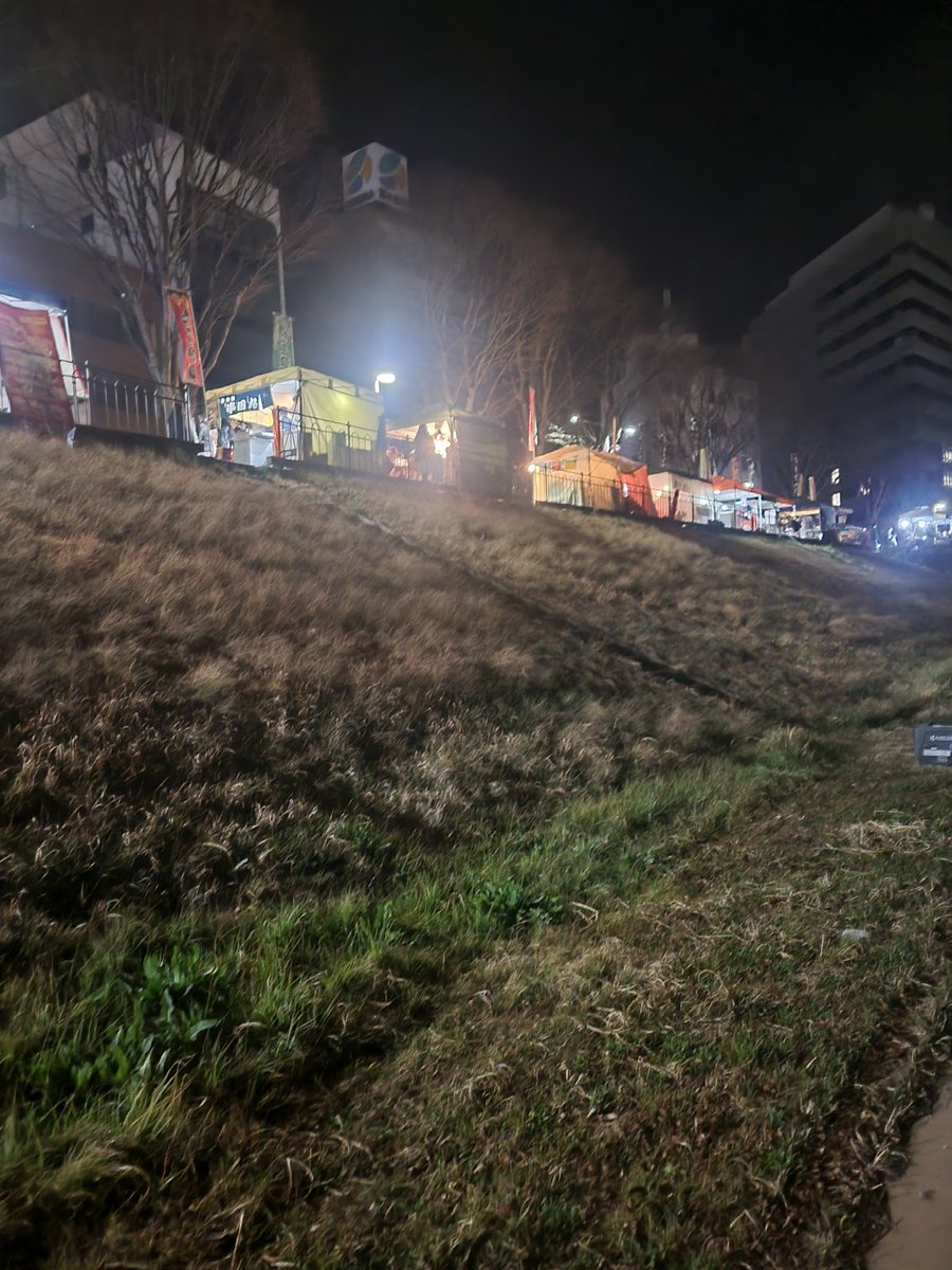 朝イチ！
海鮮の店舗でかに足おまけでたくさんいただいた！(寒すぎて手が動かず撮影できてないorz)