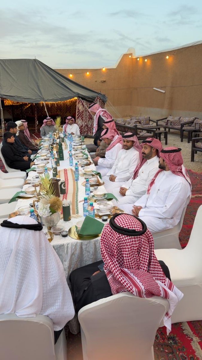 aalhabdan_11's tweet photo. سعدنا هذه الليله في افطار مركز الخيس السنوي المعتاد بتشريف كل من مدير مرور المجمعه الرائد محمد الثبيتي ومديراحوال الغاط الاستاذ عبدالرحمن العمر واللواء فيصل التركي مدير شرطة الدوادمي ونائب مستشفى الحوطه محمد النحيط ومستشار مدير التعليم بمنطقة الرياض سعد الحربي وجمع من الأحبة https://t.co/nGX8aWdgfs