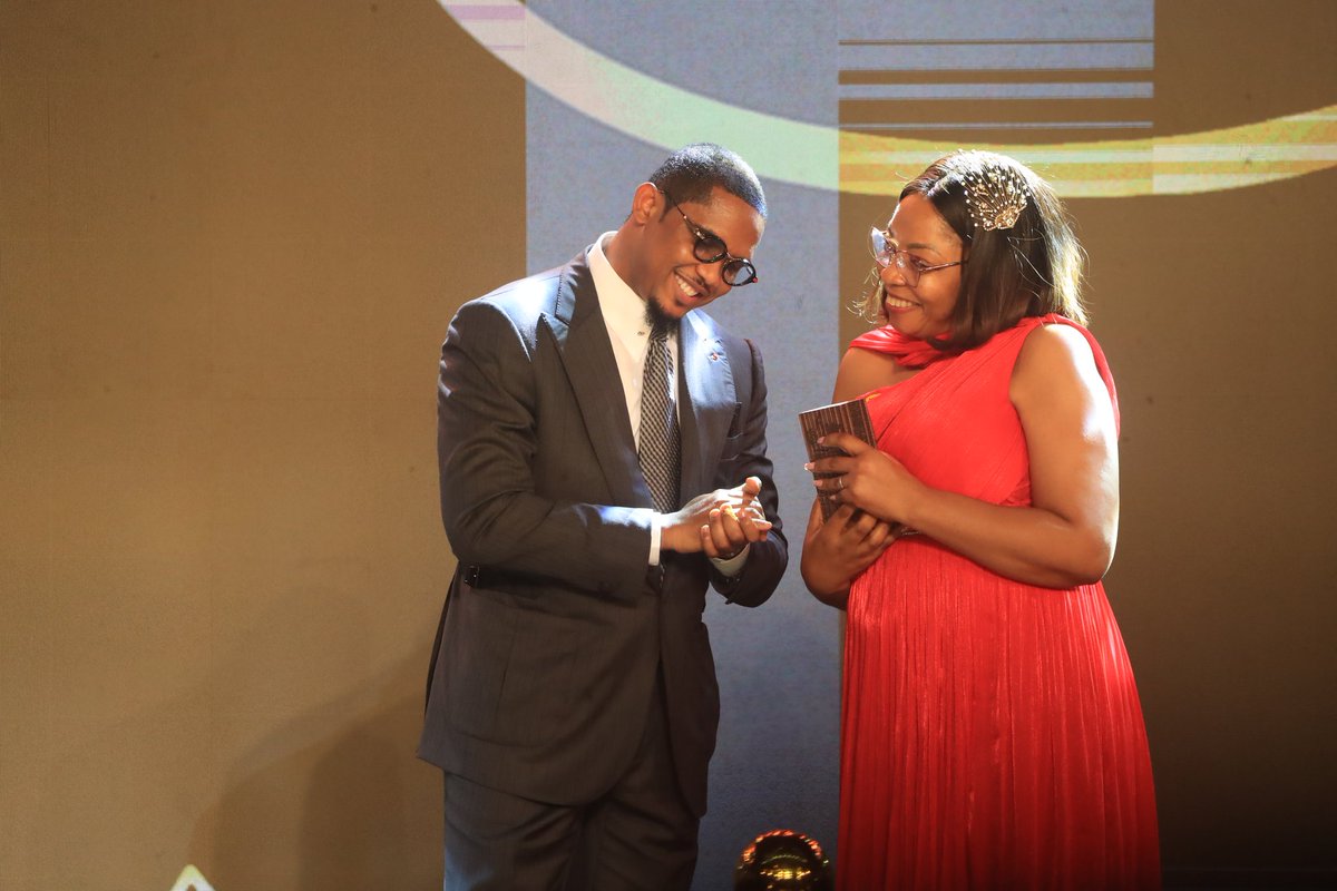 ballondor237's tweet image. MTN CAMEROUN &amp;amp; GUINNESS CAMEROUN ont reçu des mains du Président de la #FECAFOOT des prix spéciaux pour leur contribution au développement du football au Cameroun. 

#MTNELITEFOOTBALL
#GUINNESSSUPERLEAGUE
#BOC2025
#Ballondorcamerounais