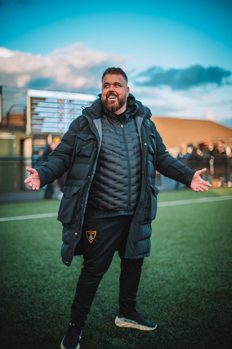 HarbTownFC's tweet photo. Morning Bees Fans 👋

Who's up for some more #HARBAR content and reaction to start your Sunday Morning off in the perfect way..? 👌🔥

📸 | @R__BMedia 

#HARBAR | #UpTheBees | #Harborough
@hfmnews | @HarbTownFC_ES | @HarbMail