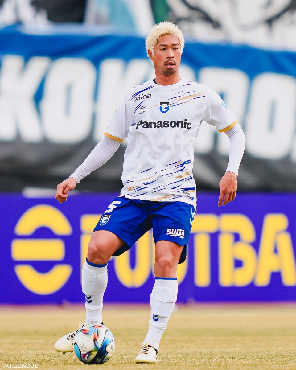 J_League's tweet photo. 🎂 HAPPY BIRTHDAY 🎂

本日3月1日は
ガンバ大阪
三浦弦太 選手の31歳の誕生日です👏

三浦選手、
おめでとうございます🎊

@spdfmg
@GAMBA_OFFICIAL https://t.co/zE36eqGVya