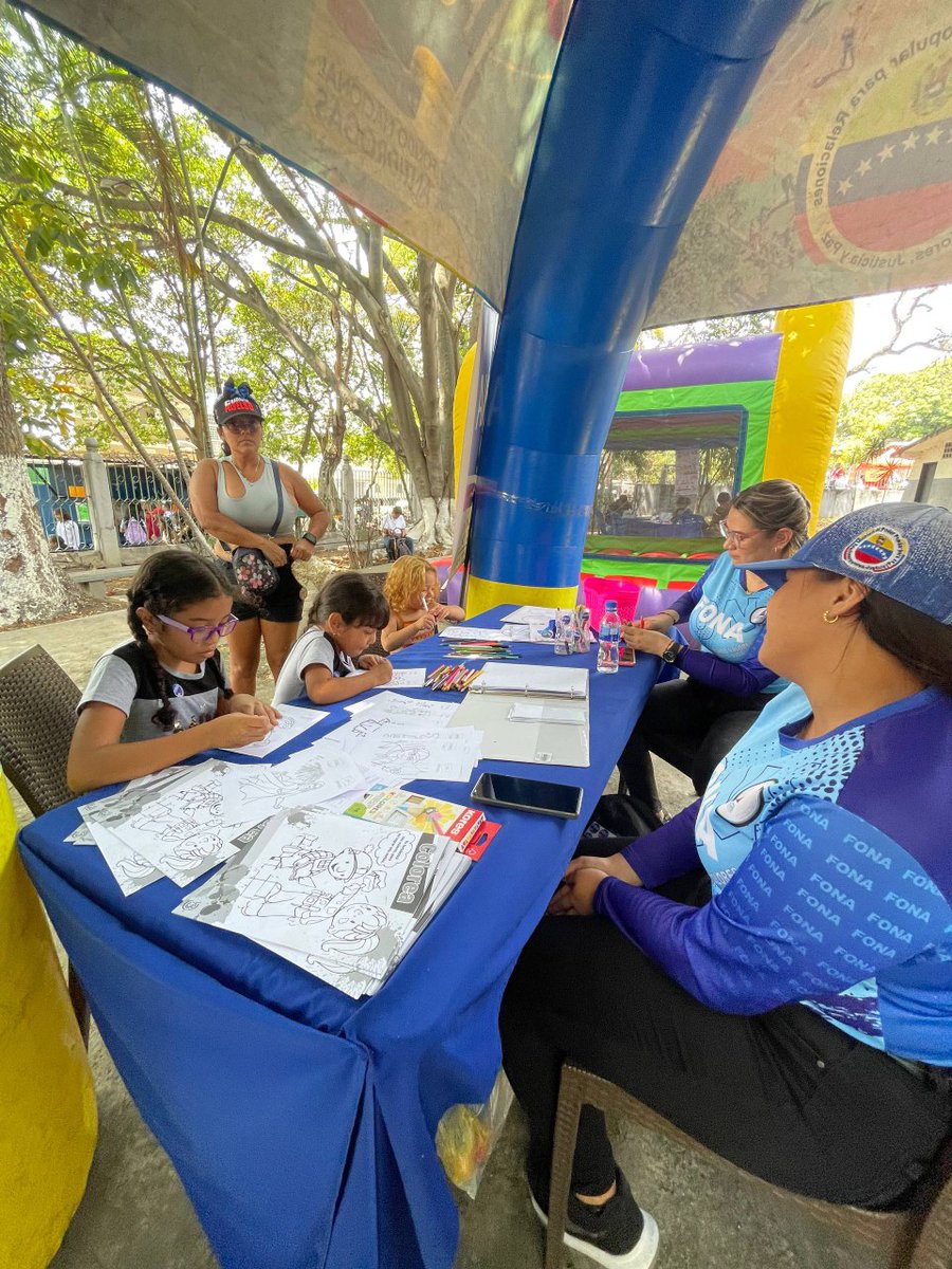 Durante la actividad, el #FONA realizó diversas actividades recreativas para los niños y niñas de la comunidad, también brindo información sobre las funciones de la institución.

#SembradoValoresParaLaVida #JuntosPorLaVidaYLaPaz #MPPRIJP
