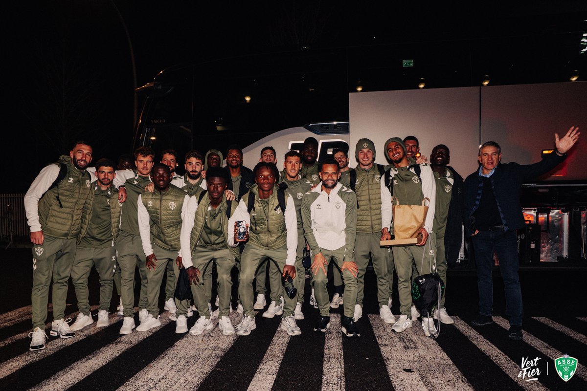 💚 Le football est parfois anecdotique. La victoire parfois bien symbolique. 

Raphaël, ces trois points sont pour toi et tes proches ! ✨