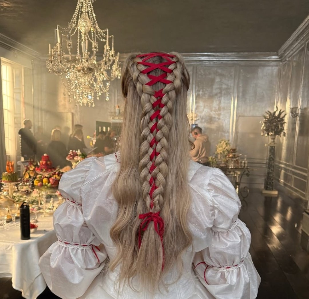 La Mode Unknown tweet media