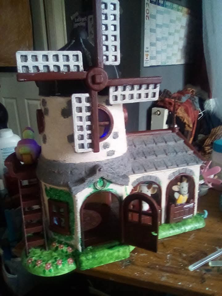 JoanneFreyja's tweet image. Upcycled Fairyland Creations #artists #Fairyland #Magical #sculptures #Trending