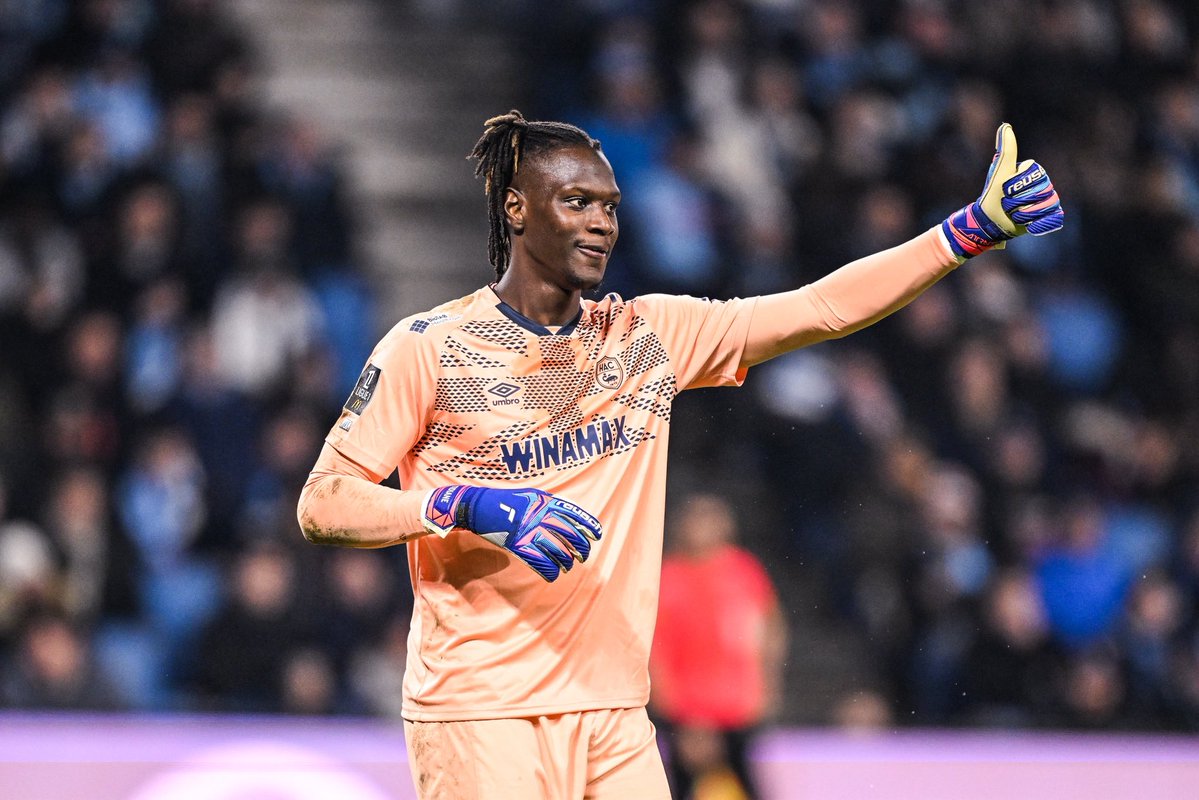 Il faut également souligner le match de Mory Diaw 🇸🇳 ce soir. 🥵🧤

▫️𝟳 𝗔𝗥𝗥𝗘̂𝗧𝗦 𝗥𝗘́𝗔𝗟𝗜𝗦𝗘́𝗦 
▫️𝟭 𝗣𝗘𝗡𝗔𝗟𝗧𝗬 𝗔𝗥𝗥𝗘̂𝗧𝗘́