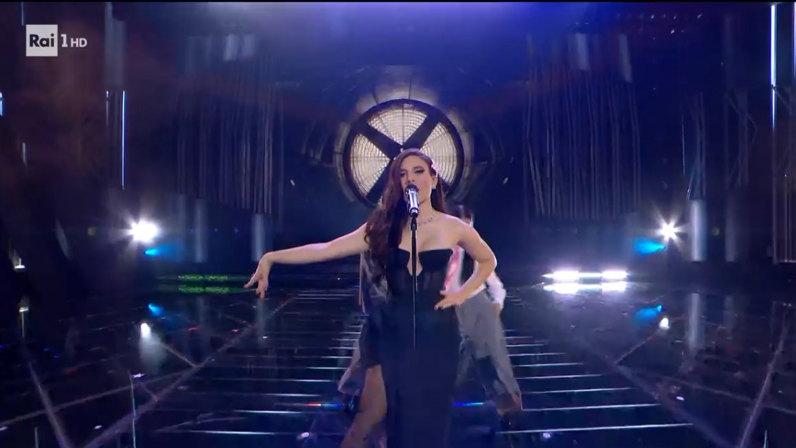 nessunconfine's tweet photo. hai proprio la faccia della mia vincitrice  #Sanremo2026 https://t.co/wxu0coqthX