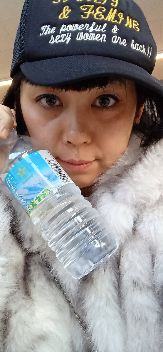 右の画像、検索、 ジョングクくん だって♥️