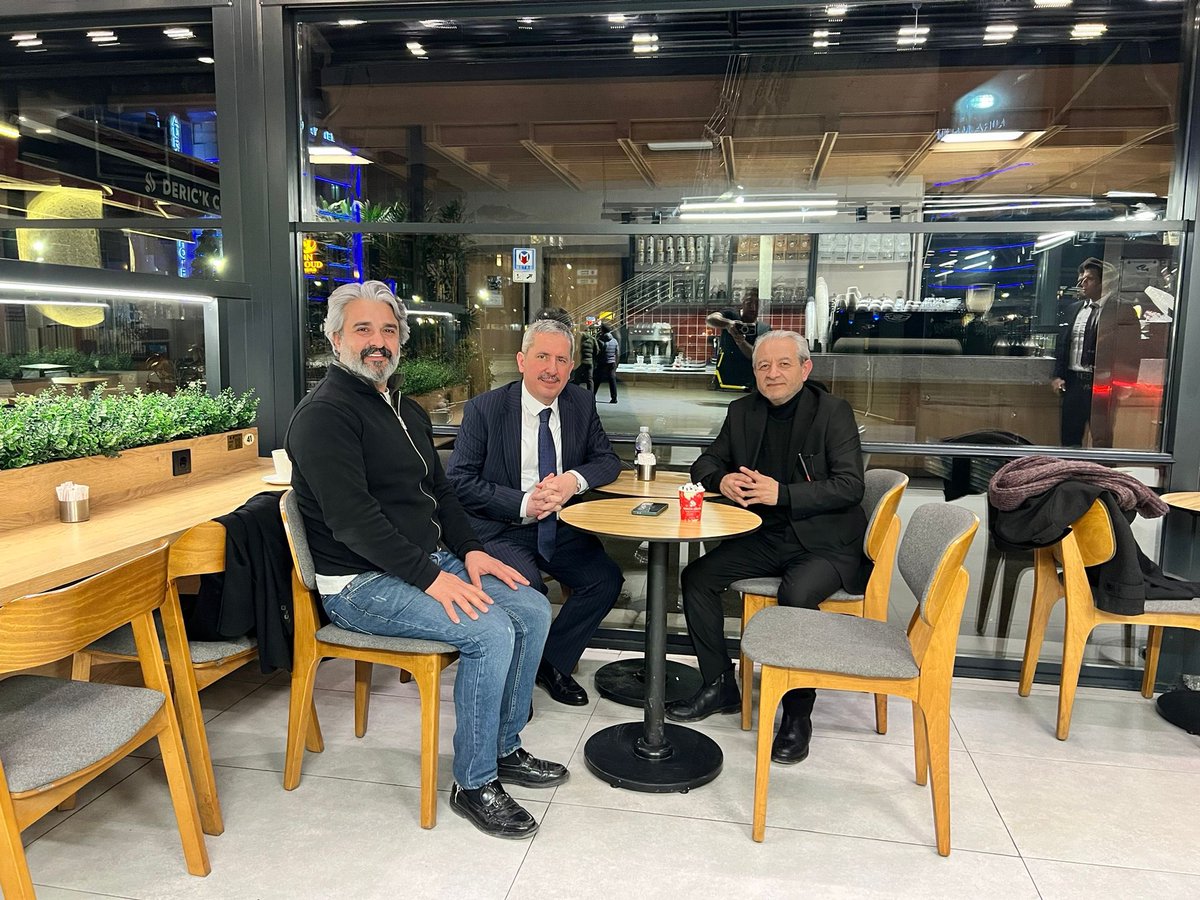 AK Parti Bakırköy Belediye Meclis Üyemiz Sayın Ramazan Denli ve Milliyetçi Hareket Partisi Küçükçekmece Geçmiş Dönem İlçe Başkanı, MHP İstanbul İl Sekreter Yardımcısı Sayın Seyfettin Tiryaki ile bir araya gelerek hasbihal ettik.

Her zaman olduğu gibi milletimize hizmet yolunda