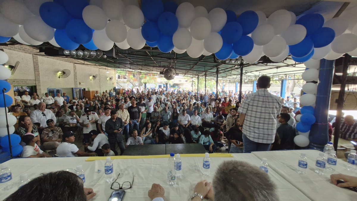 Iniciamos un nuevo recorrido por Venezuela para conversar con nuestros equipos, reorganizarnos y continuar nuestra lucha por la democracia y libertad. 

Hoy en Valencia, estado Carabobo, junto a miembros de la Dirección Nacional y regional del partido, reunidos con nuestras