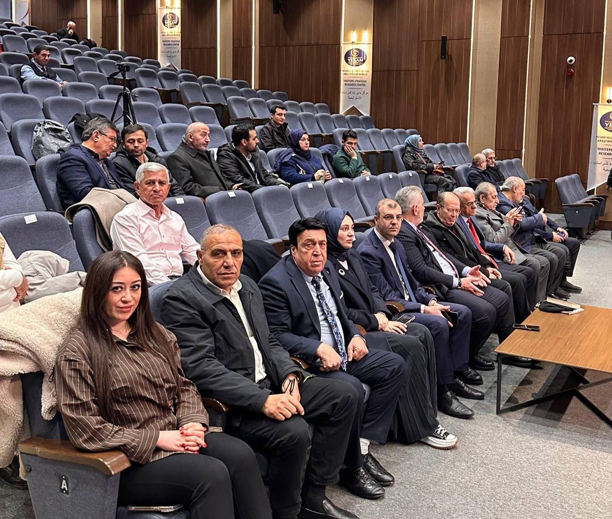 İş Dünyası Platformu olarak; Genel Başkanımız Fuat Bodur, yönetim kurulumuz, siyasi parti ve STK temsilcilerimizle birlikte 28 Şubat Paneli’ne katılım sağladık.
Yakın tarihimizin önemli bir sürecinin ele alındığı programda emeği geçenlere teşekkür ederiz.