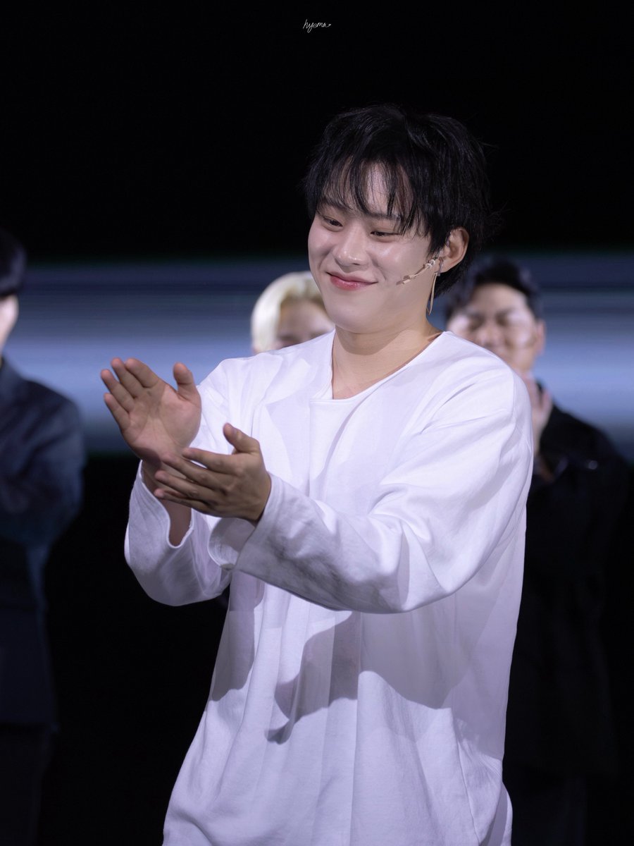 hyema_pic's tweet photo. 26.02.21 데스노트 커튼콜데이

L 役 김성철

#김성철 https://t.co/PDqxfyEcZe