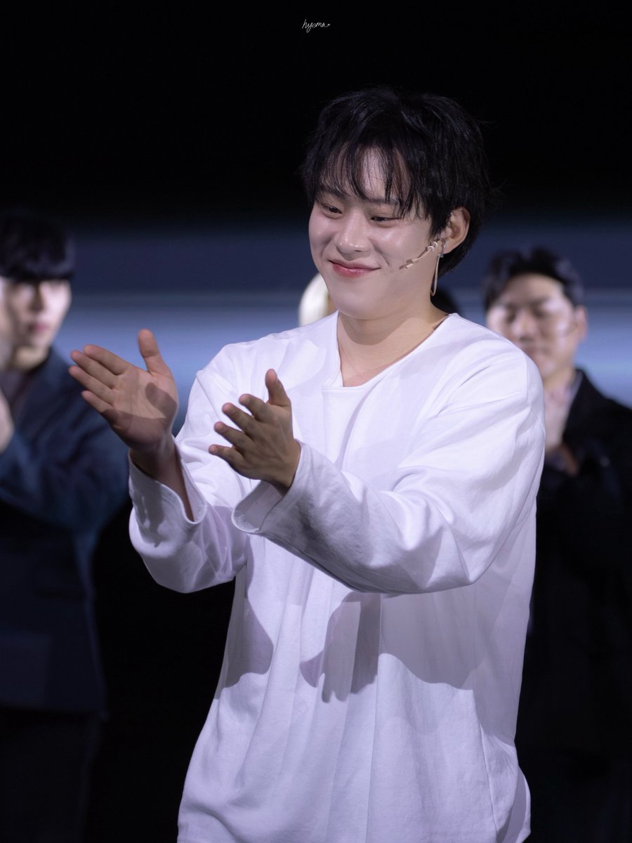 hyema_pic's tweet photo. 26.02.21 데스노트 커튼콜데이

L 役 김성철

#김성철 https://t.co/PDqxfyEcZe