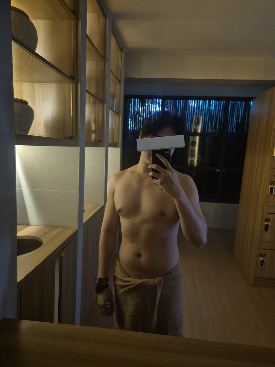 Tried <a href="/4southhub/">4 South Wellness Hub</a> yesterday for 1st time, ganda ng outdoor vibe (especially during afternoon) and the massage. 

Crowd was 😍&amp;🥵. Did a quick visit lang since hapon lang free.

Naabutan ko pa si Gardener, and ang hot nya!!
