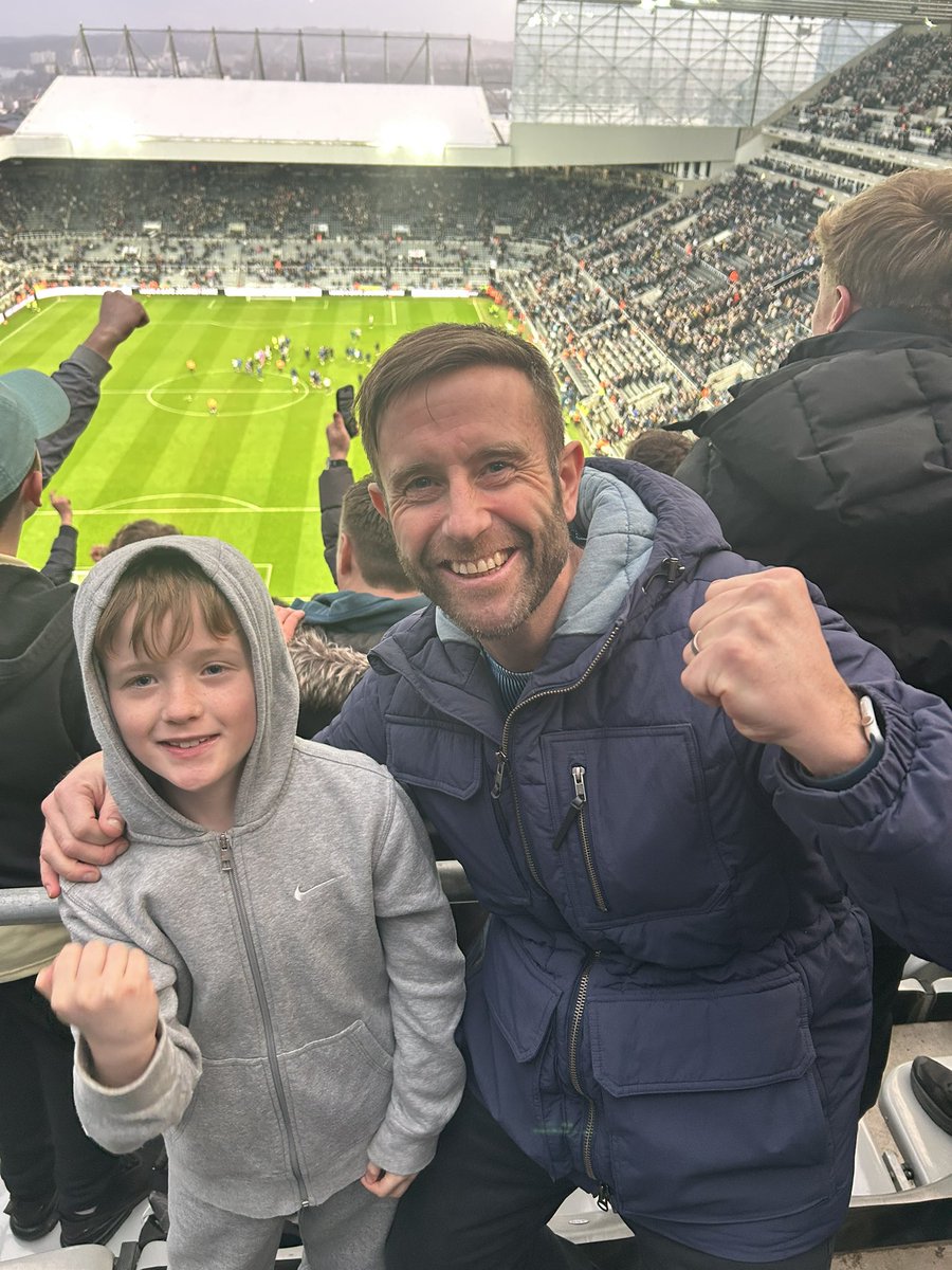 kenny_efc's tweet photo. 7 hour round car trip with my little mate, worth every second to watch the mighty ‘away winning’ blues destroy the Geordies ⚽️ UTFT 💙 https://t.co/SJvAssXj9K