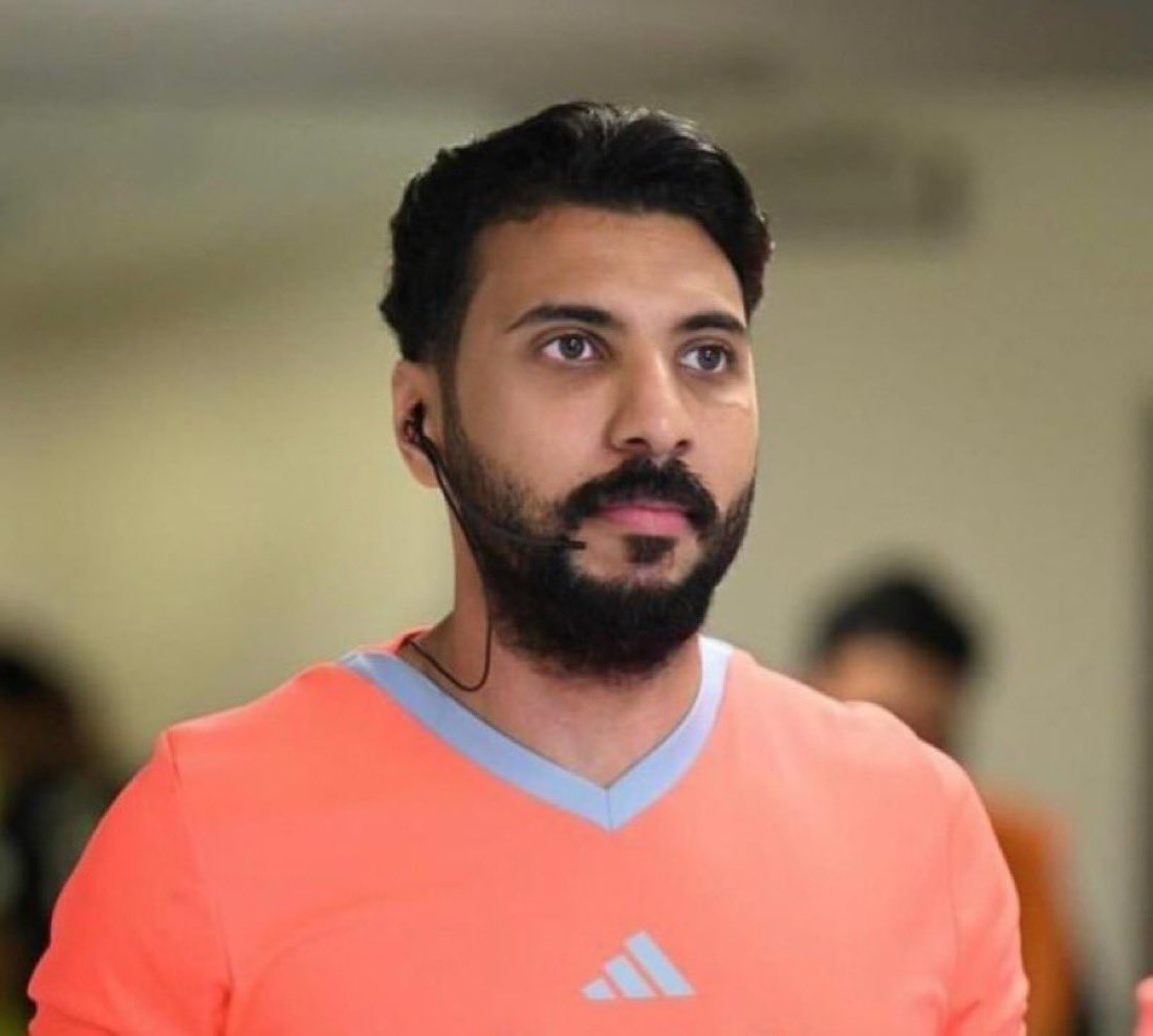 اكل الجو برعونة تحكيمه في اكثر من مباراة رغم انه مازال مستجد  #النصر_الفيحاء