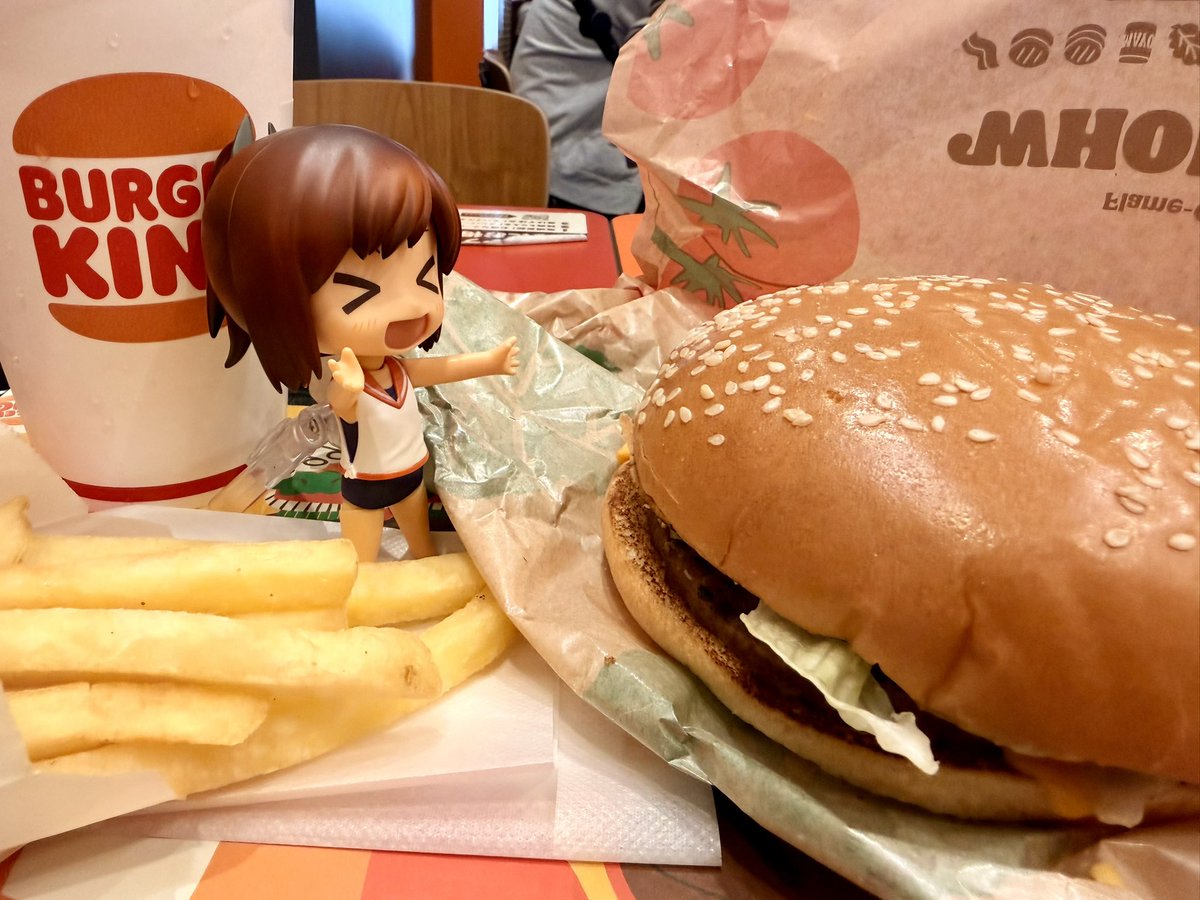 Lake09jp's tweet photo. Good afternoon KURE!! Lunch at Burger King in RECRE!!
#偵察遠征という名の出張 #呉はいいぞ #呉鎮守府 #KURE #レクレ #BUGERKING https://t.co/p87jQm8xZd