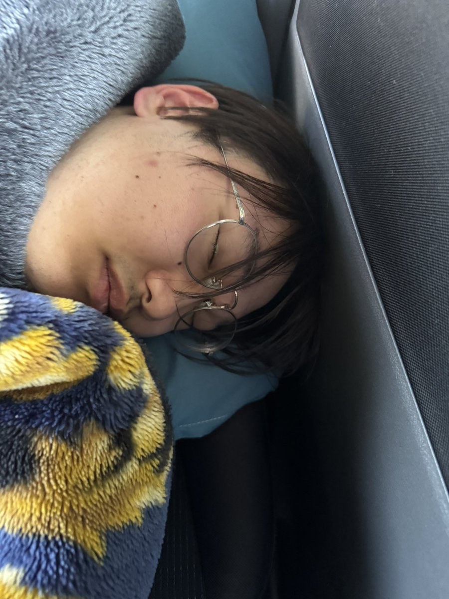 nDX3Z419AfAyaeI's tweet photo. センシティブやろこれ https://t.co/znZemSIXhR