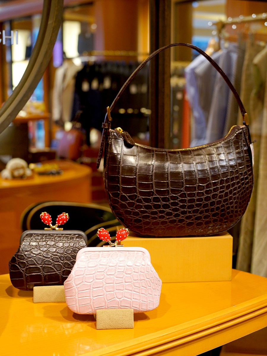 ○超美品○Kitamura キタムラ○シャイニング クロコダイル 本 ワニ 革 