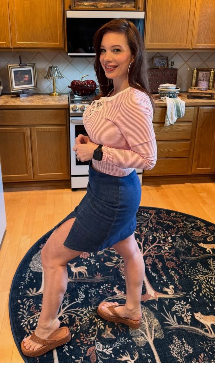 Ricardo05827948's tweet photo. Outfit for today 👗 @thebrittanyxoxo 
@gigglybrittany 
@MrBrittanyXOXO https://t.co/TXNdYUfI7Z
