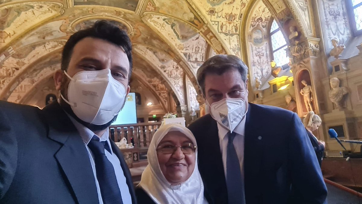 32Erdemir's tweet photo. @AdemMetan 2022 Bayvera Liyakat madalyası sahibidir aynı zamanda https://t.co/4CXEzsiKIv