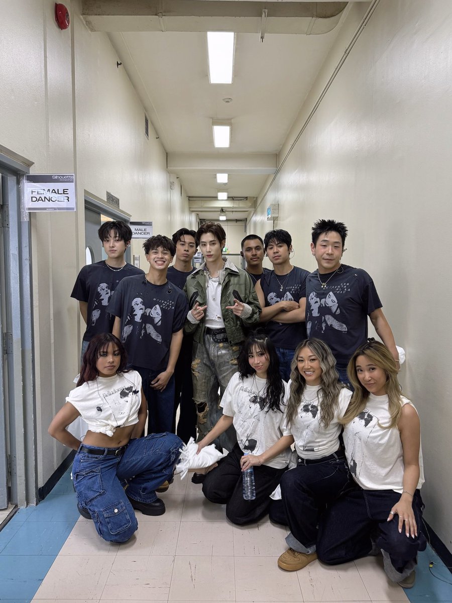 Such a fun show last night in BKK! 🩷Day 2 let’s go🔥