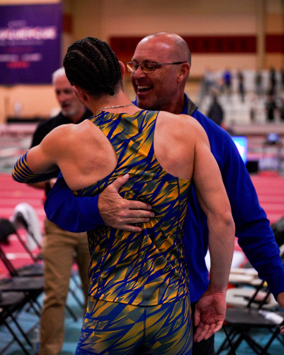 JavelinaTFXC's tweet photo. LSC CHAMPS AND A NEW SCHOOL RECORD TO FINISH THE WEEKEND!!!

#LosHogs X #JALISCO https://t.co/mEhTxnynvD