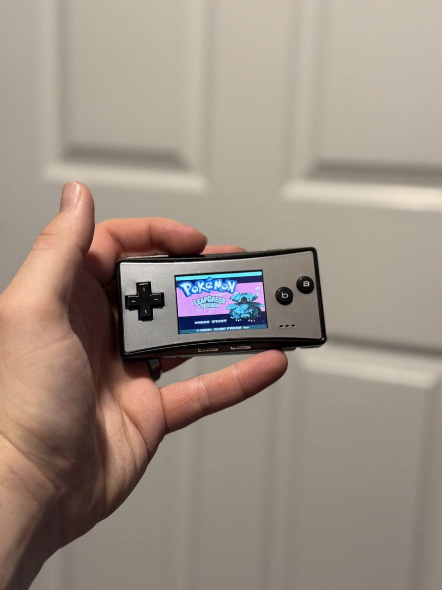 CharizardEats tweet media