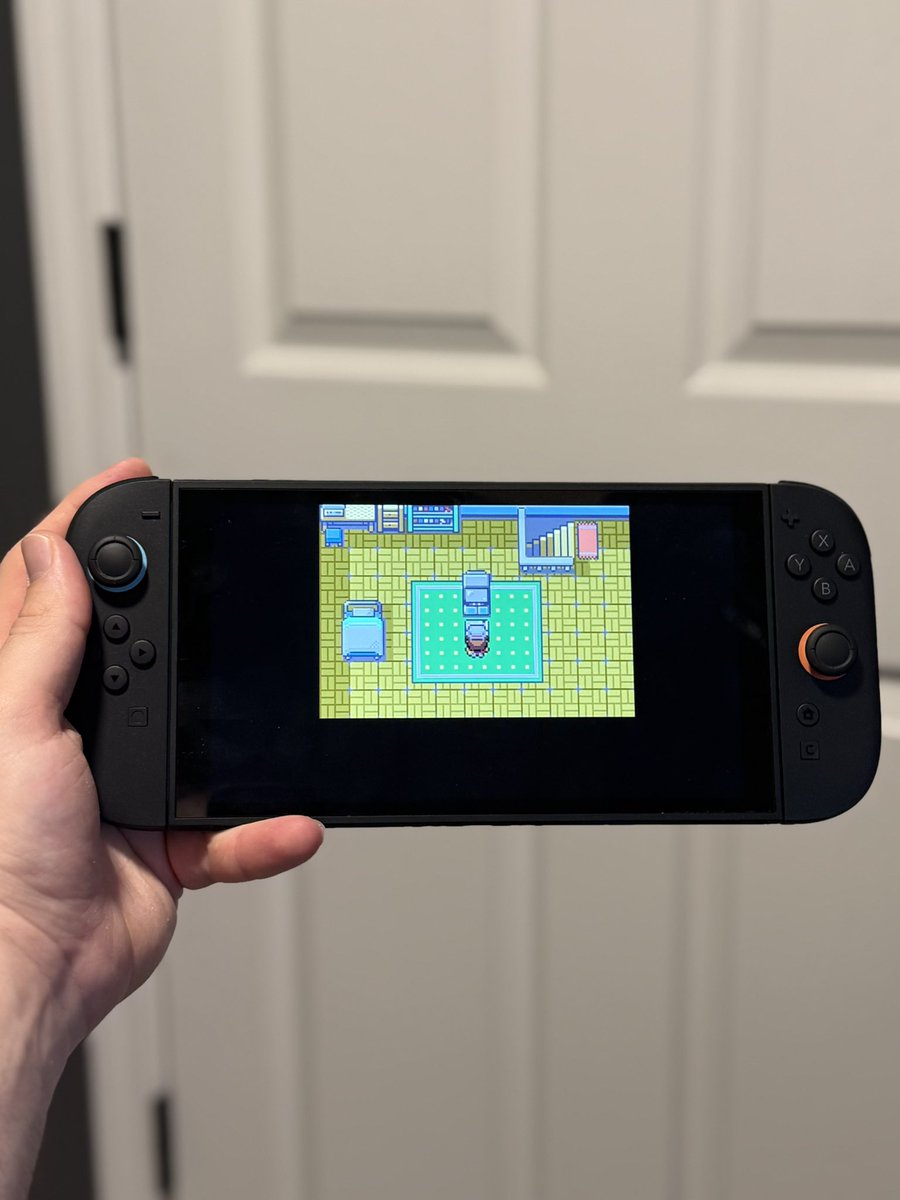 CharizardEats tweet media