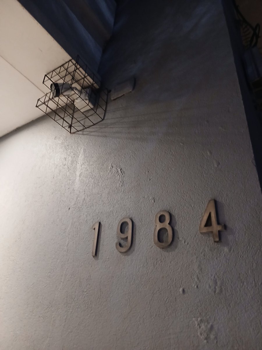 Cuando te cruzás con la alegoría literal.