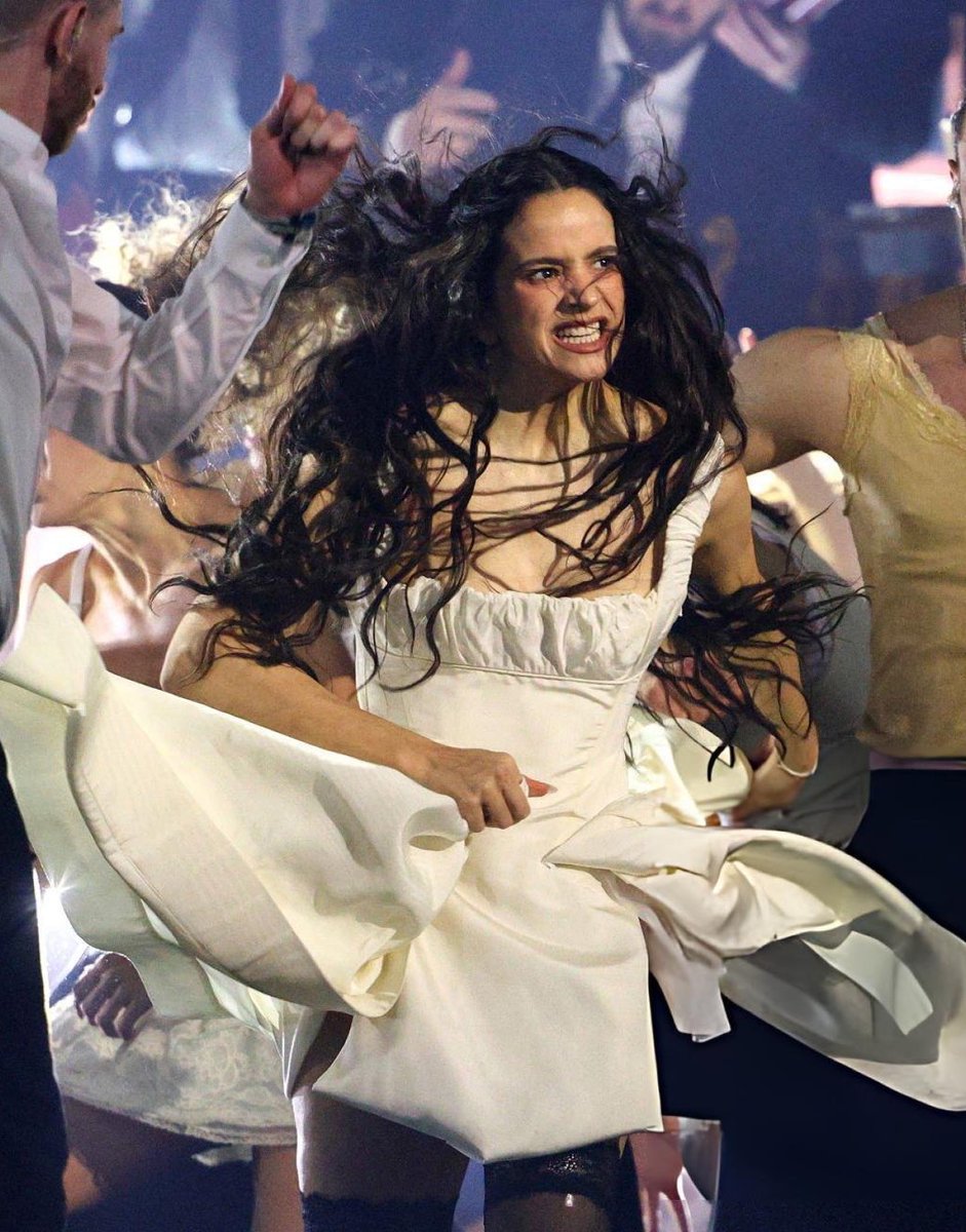 rosalia se saco el chaleco de fuerza
