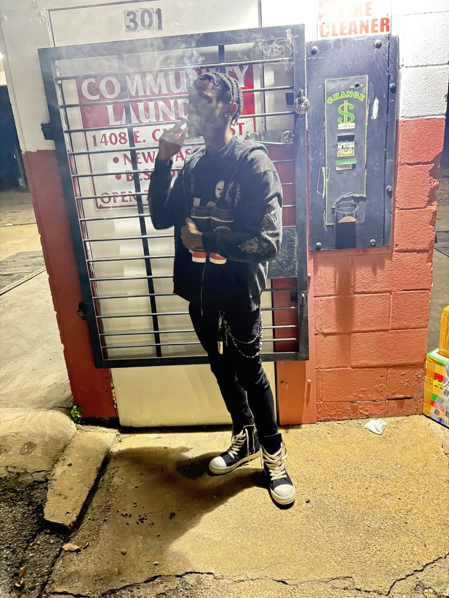 tdskiii's tweet photo. Cpt. 🦹🏾‍♂️
#Memphis https://t.co/0DYjpJNLa1