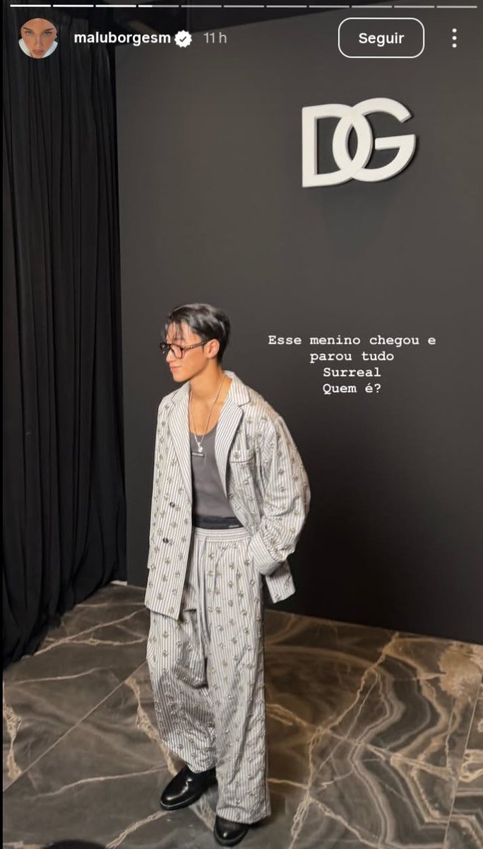 CentralATEEZBR's tweet photo. 🇧🇷 ELE É O MOMENTO! A influenciadora brasileira Malu Borges encontrou o #SAN durante o desfile da Dolce & Gabbana na Milan Fashion Week e compartilhou sua surpresa com o verdadeiro impacto que ele causou no local.

Segundo ela, a presença dele chamou atenção de todos ao redor.

#ATEEZ #에이티즈 @ATEEZofficial