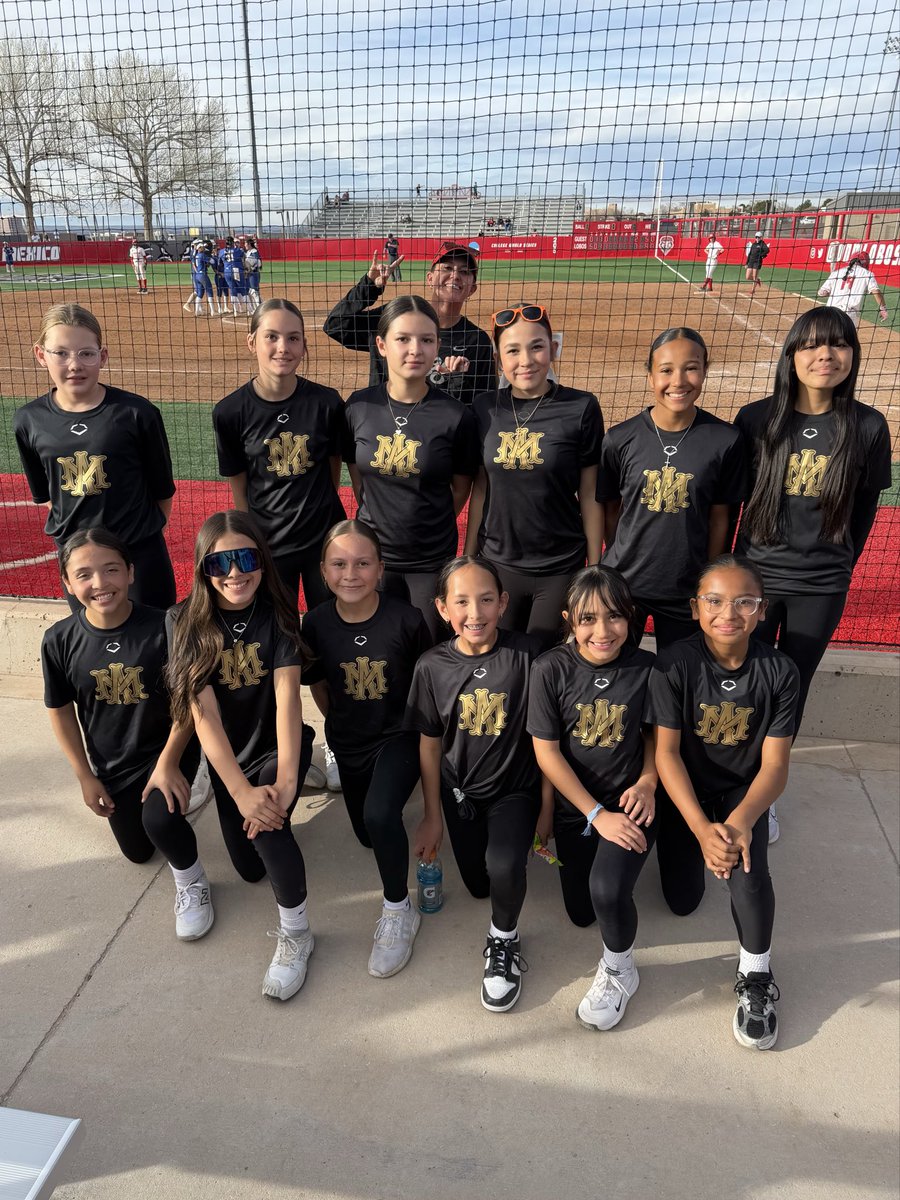 AMGarcia2032's tweet photo. We are beyond grateful to the @UNMLoboSB for giving our girls the incredible opportunity to attend the UNM softball game and meet the players.
Moments like these inspire our athletes to dream big, work hard, and support one another on &amp; off the field. ❤️🐺🥎 https://t.co/d0aUR8hHry
