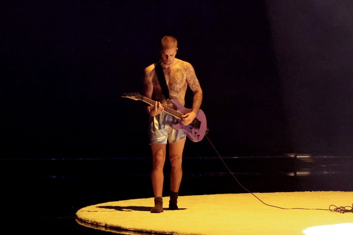 Please do not speak to me today unless it is about celebrating the birth of Justin Drew Bieber pls &amp; thx! 🎂

📍 <a href="/justinbieber/">Justin Bieber</a> at the 2026 #GRAMMYs