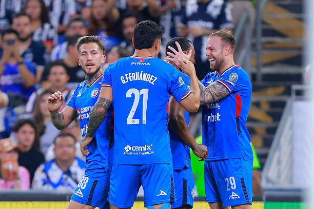 NINGÚN equipo lo había hecho… SOLO Cruz Azul. 

4 partidos consecutivos con victoria en el Estadio BBVA.

El gigante no pesa cuando enfrente está La Máquina de Cruz Azul. 🚂💨