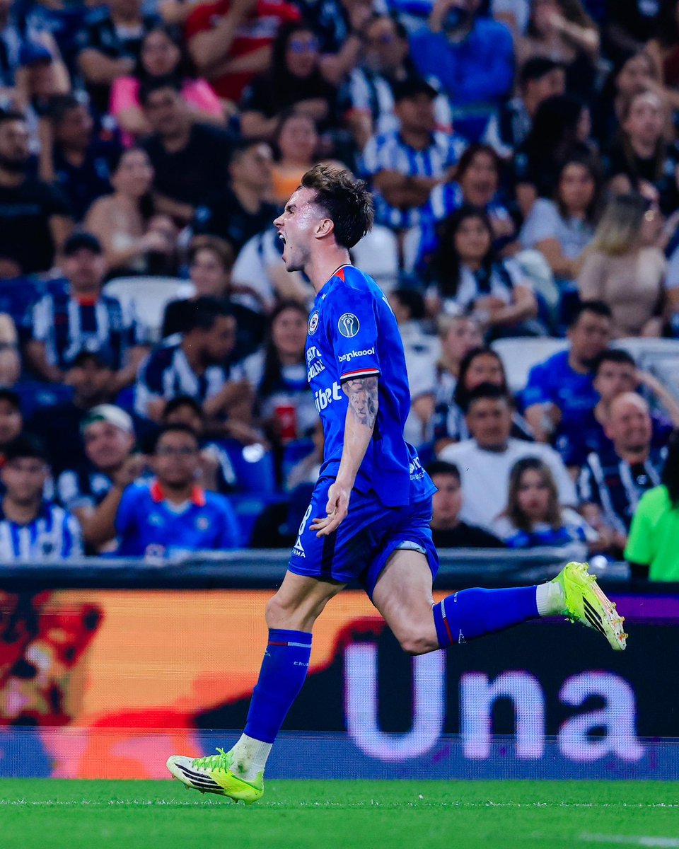 ‼️ Muy superior Cruz Azul sobre Rayados 

Creciendo la 🚂, juega bien y va encontrando estilo con Larcamon. Se convierte en el LÍDER del torneo. Palavecino en alza , Paradela a la baja. 

Presentado por <a href="/calientesports/">Caliente Sports</a> ✍🏻

📸 <a href="/CruzAzul/">CRUZ AZUL</a>