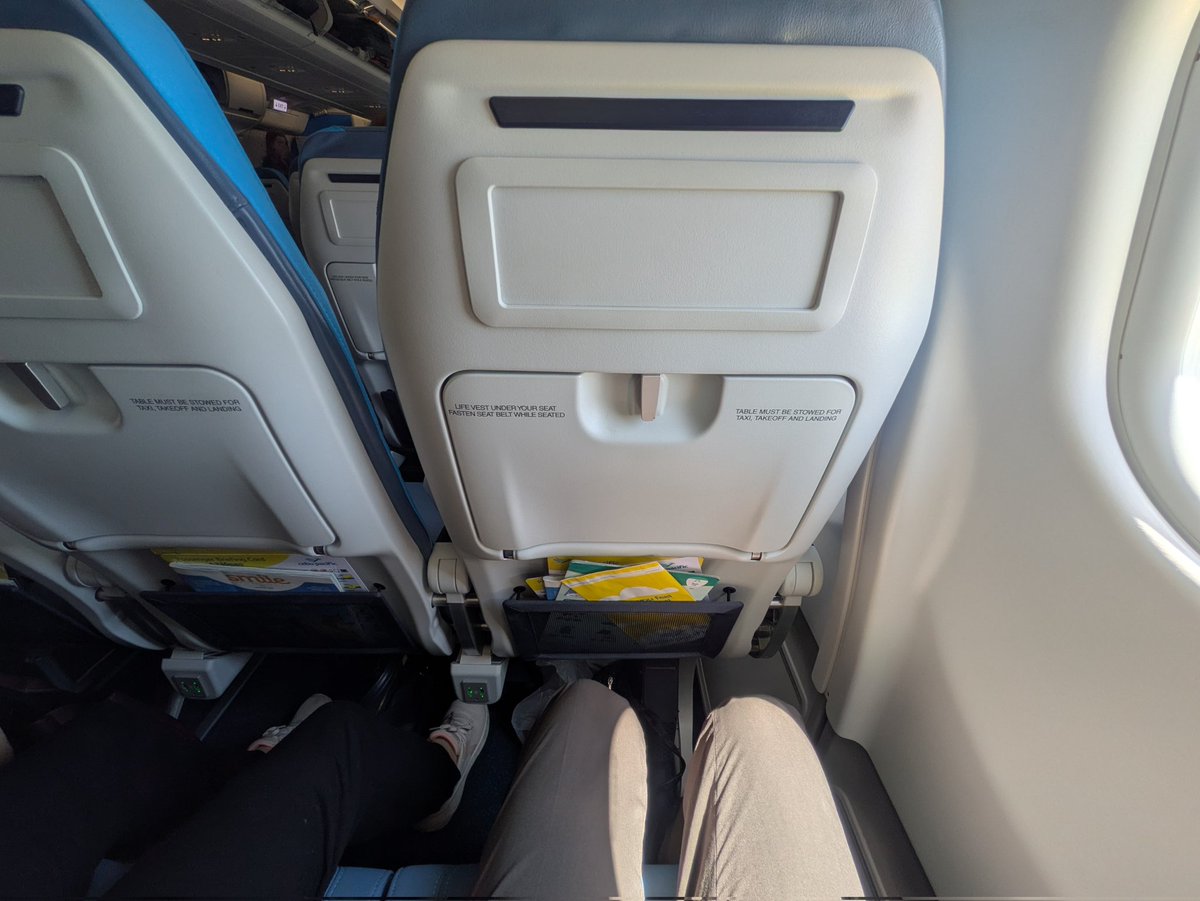zhaoping du室内機 セブパシフィック航空、機内はとても綺麗です。 ただ、A330という中型
